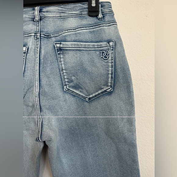 DG2 By Diane Gilman Ladies Floral Fray Hem Jeans - Picture 9 of 17